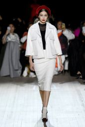 Gigi Hadid – Marc Jacobs Fashion Show in NYC 02/12/2020