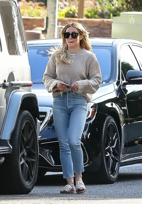 Hilary Duff Street Style - Beverly Hills 02/13/2020