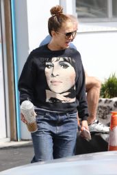 Jennifer Lopez in Casual Outfit 02/06/2020