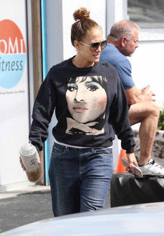 Jennifer Lopez in Casual Outfit 02/06/2020