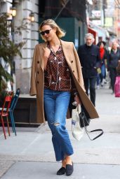 Karlie Kloss Street Style - New York City 02/05/2020
