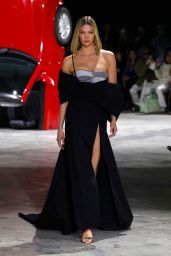 Karlie Kloss - Walks Off-White Show at Paris Fashion Week 02/27/2020