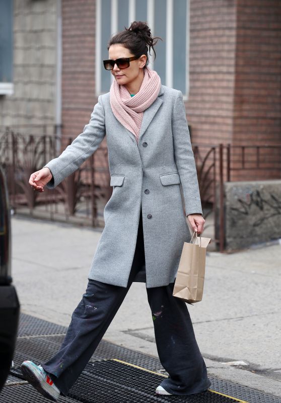 Katie Holmes - Out in Brooklyn, New York 02/02/2020