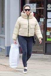 Kelly Brook - Shopping in London 02/26/2020
