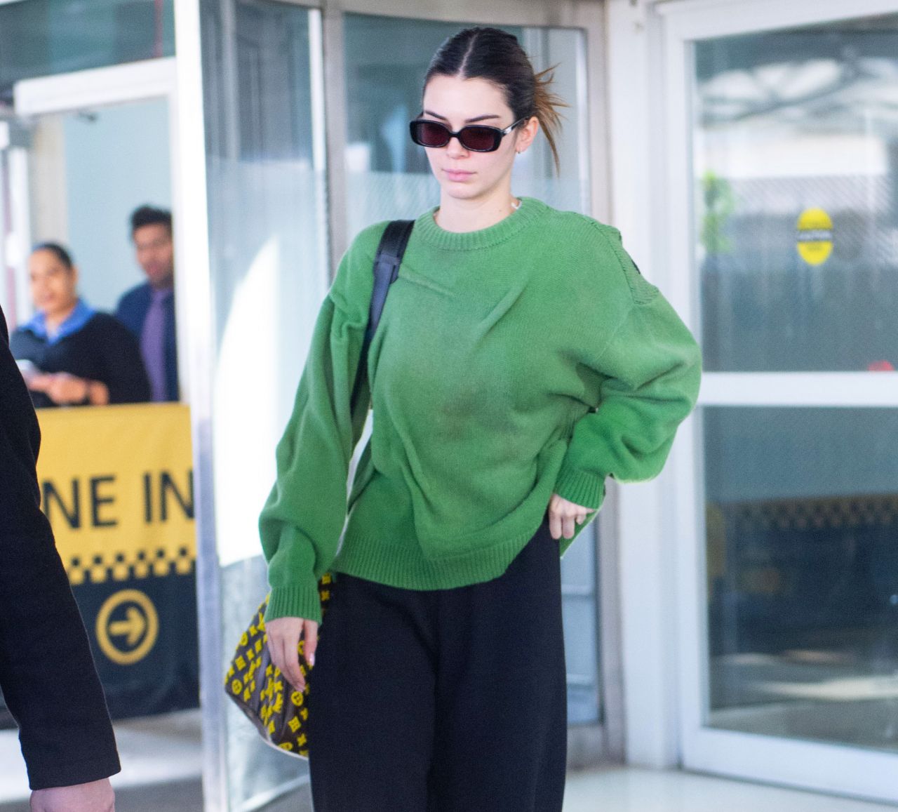 kendall jenner arrives at jfk airport in new york city-130519_2