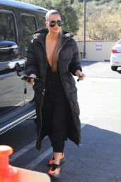 Khloe Kardashian - Out in Calabasas 02/05/2020