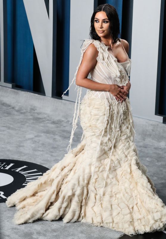 Kim Kardashian – Vanity Fair Oscar Party 2020 (more photos)