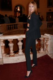 Kimberley Garner - Aadnevik Fashion Show at London Fashion Week 02/18/2020