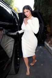 Kylie Jenner - Waldorf Astoria Hotel in Beverly Hills 02/08/2020