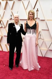 Laura Dern – Oscars 2020 Red Carpet
