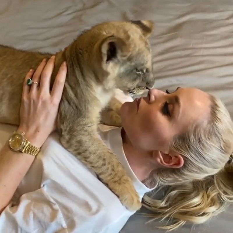 Lindsey Vonn - Social Media 02/06/2020 • CelebMafia