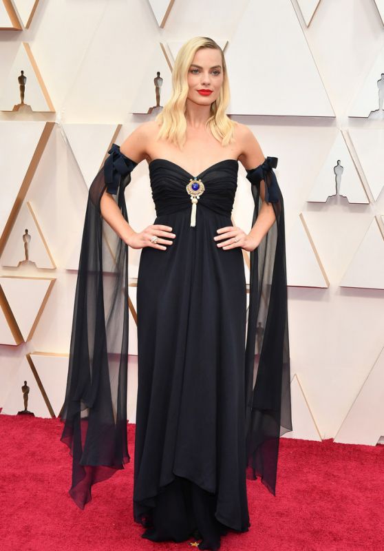 Margot Robbie – Oscars 2020 Red Carpet