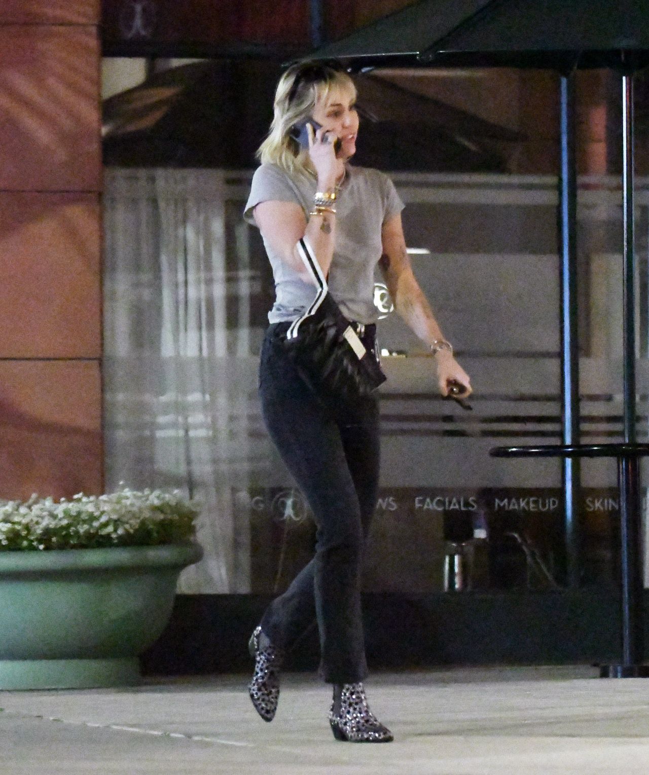 https://celebmafia.com/wp-content/uploads/2020/02/miley-cyrus-in-casual-outfit-los-angeles-02-02-2020-0.jpg