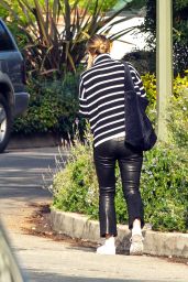 Olivia Wilde in Casual Outfit - Los Angeles 02/18/2020