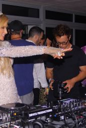 Paris Hilton - Performs at Stephen Doff