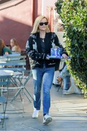 Reese Witherspoon - Leaves the Brentwood Country Mart 02/05/2020