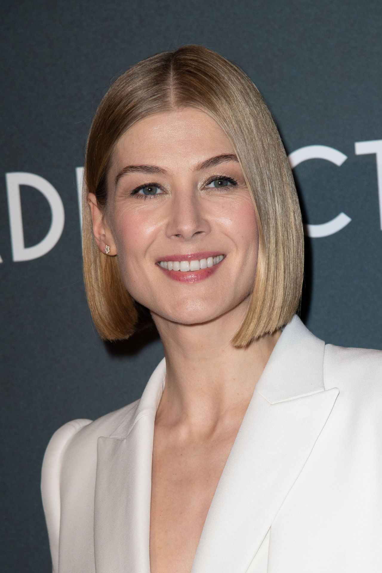 Rosamund Pike Pictures And Photos - Image to u