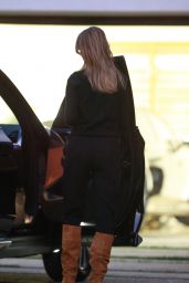 Rosie Huntington-Whiteley - Out in Beverly Hills 02/18/2020