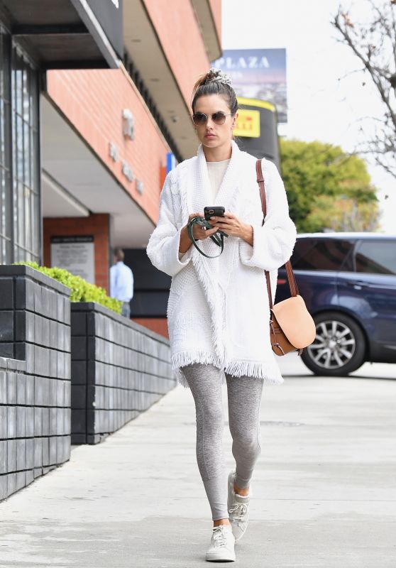 Alessandra Ambrosio - Out n Brentwood 03/10/2020