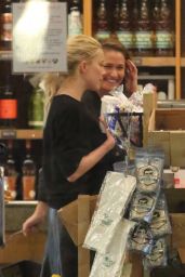Amber Heard - Shopping at Oaks Gourmet Market and Gelson