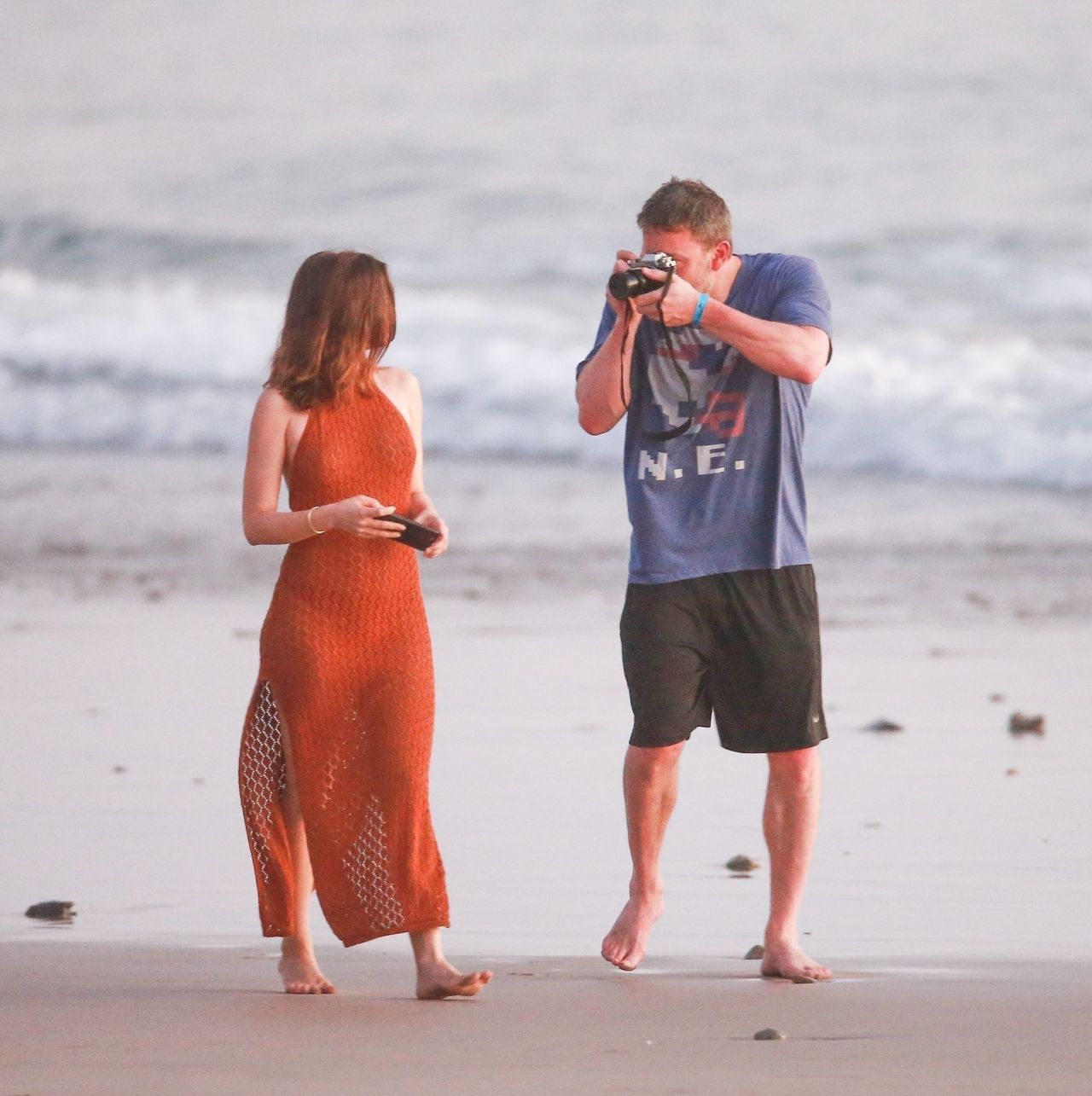 Ana De Armas and Ben Affleck on the Beach in Costa Rica 03/10/202 ...