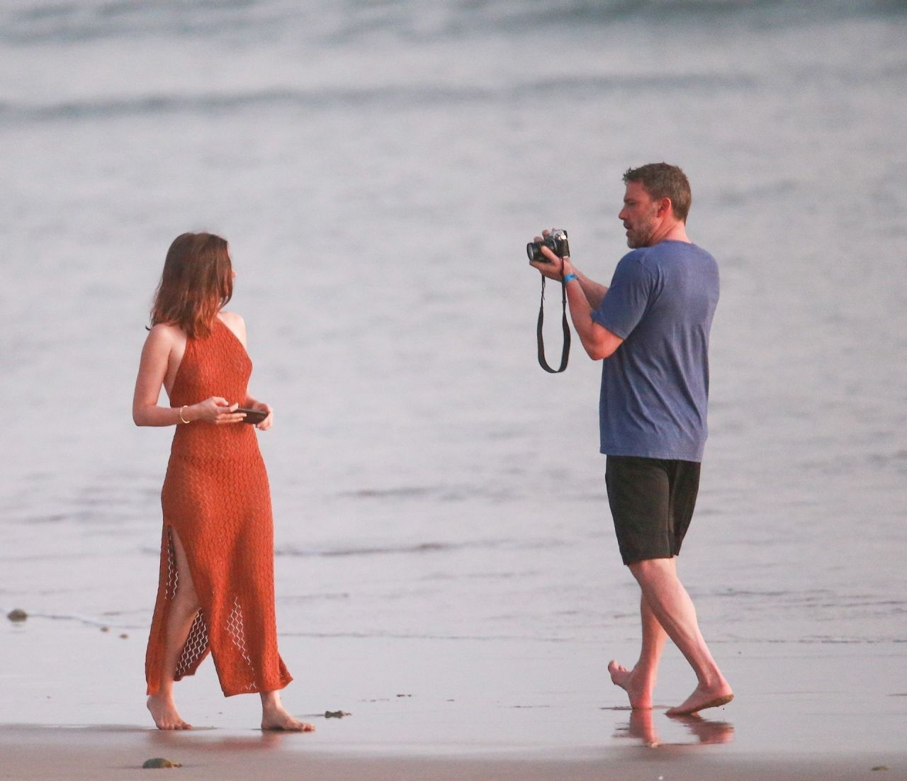 Ana De Armas and Ben Affleck on the Beach in Costa Rica 03/10/202 ...