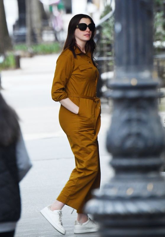 Anne Hathaway - Out in NYC 03/10/2020
