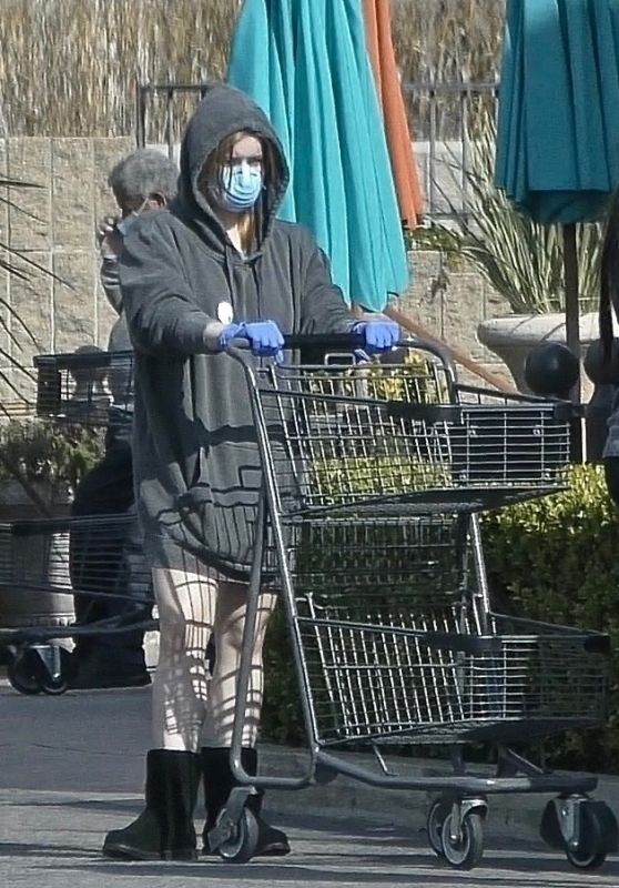 Ariel Winter All Covered Up - Gelson