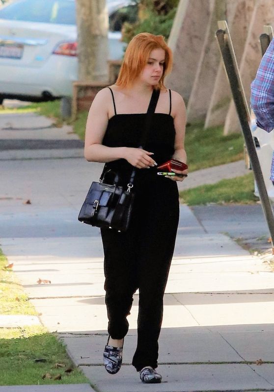 Ariel Winter in Casual Outfit - Los Angeles 03/04/2020 • CelebMafia