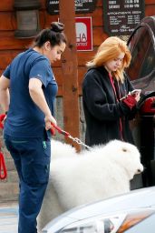 Ariel Winter - Takes her Dogs to the Veterinary 03/14/2020