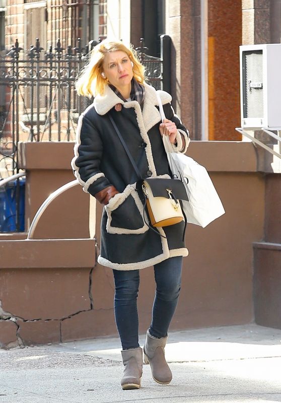 Claire Danes - Shopping in New York 03/02/2020 • CelebMafia