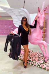 Claudia Romani - Pretty Little Thing Showroom in Miami 03/09/2020