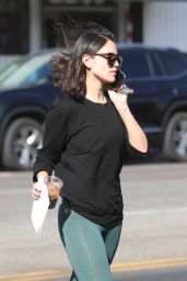 Eiza Gonzalez - Kings Road Cafe in West Hollywood 03/02/2020