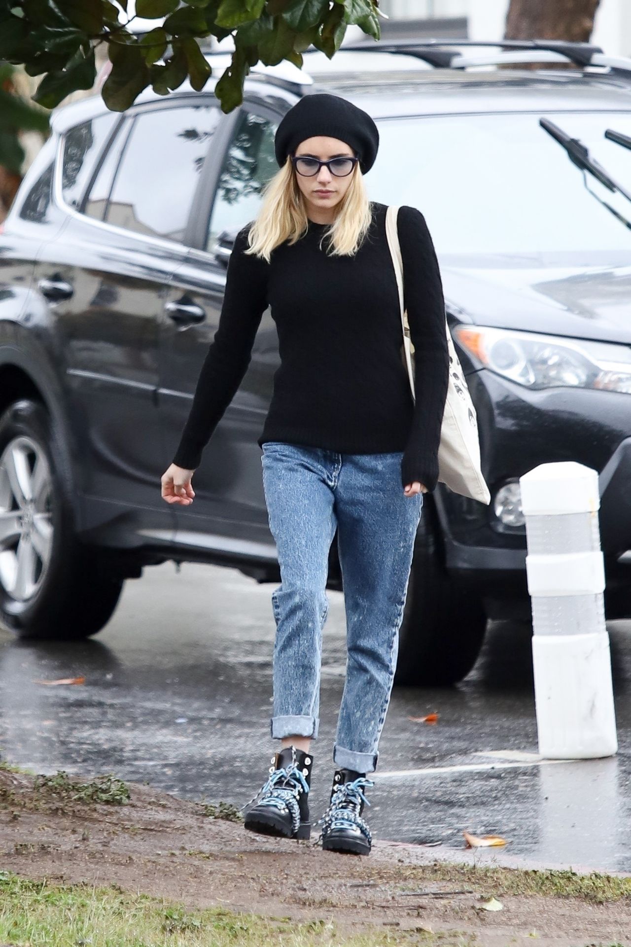Emma Roberts Street Style - Shopping in Los Angeles 03/14/2020 • CelebMafia