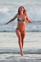 Gisele Bundchen in a Bikini - Costa Rica 03/15/2020