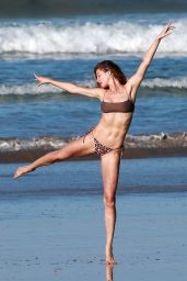 Gisele Bundchen - Photoshoot on the Beach in Costa Rica 03/08/2020
