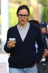 Jennifer Garner in Casual Outfit - Brentwood 03/11/2020