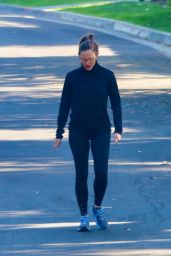 Jennifer Garner - Out in Pacific Palisades 03/26/2020