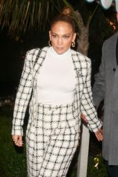  Jennifer Lopez - Leaving the San Vicente Bungalows in West Hollywood 03/14/2020
