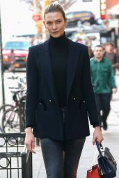 Karlie Kloss Street Style - New York City 03/09/2020