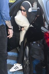 Katy Perry - Airpot in Sydney 03/12/2020