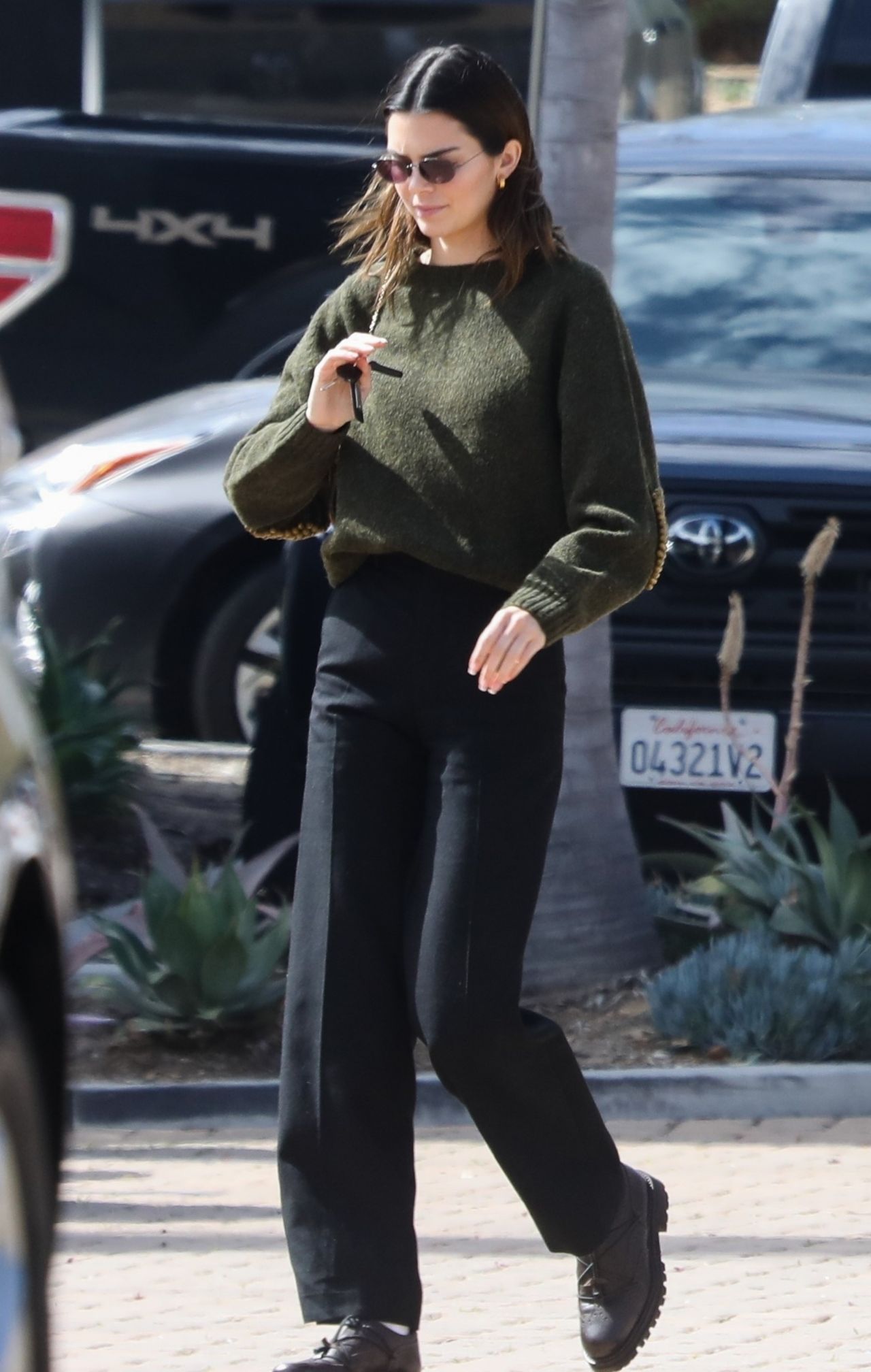 Kendall Jenner - Out For Lunch in Malibu 03/01/2020 • CelebMafia