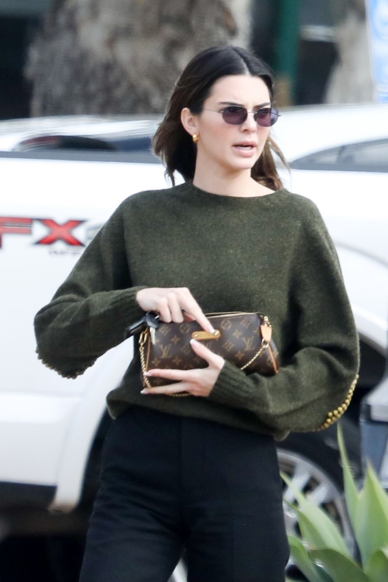 Kendall Jenner - Out For Lunch in Malibu 03/01/2020 • CelebMafia