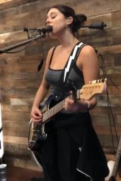 Kira Kosarin - Live Stream 03/19/2020
