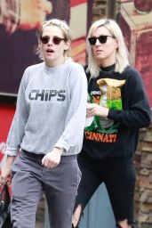 Kristen Stewart - Out in Los Feliz 03/09/2020