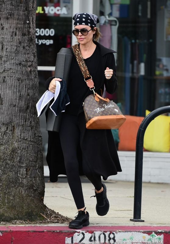 Lisa Rinna - Out in Studio City 03/12/2020