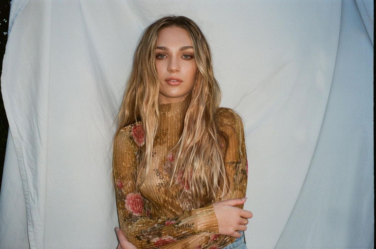 Maddie Ziegler - Social Media 03/19/2020 • CelebMafia