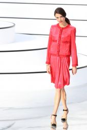 Margaret Qualley – Chanel Show at Paris Fashion Week 03/03/2020