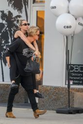 Miley Cyrus - Gets a Lift From Cody Simpson - Malibu 03/02/2020