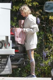 Naomi Watts in Athleisure and Latex Gloves - Shopping in LA 03/25/2020
